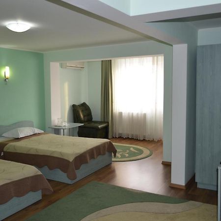 Casa Alba Hotel Râmnicu Vâlcea Екстериор снимка