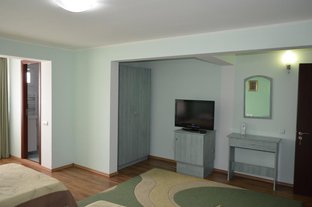 Casa Alba Hotel Râmnicu Vâlcea Екстериор снимка