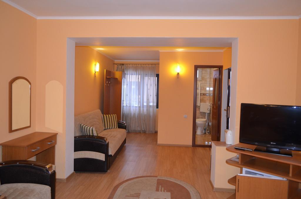 Casa Alba Hotel Râmnicu Vâlcea Екстериор снимка