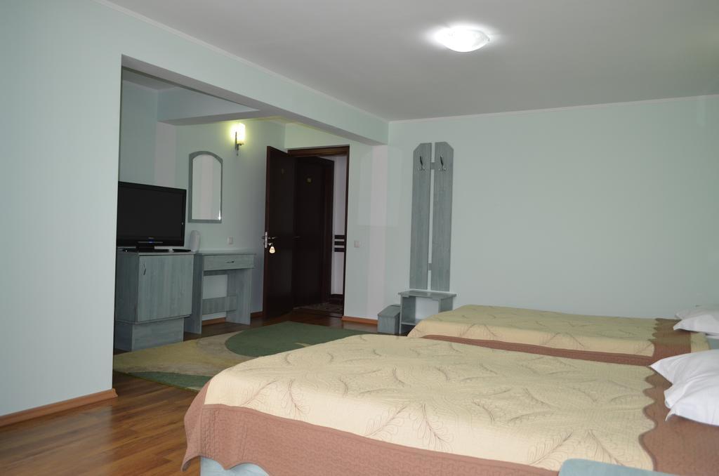Casa Alba Hotel Râmnicu Vâlcea Екстериор снимка