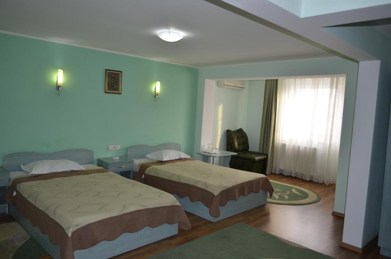 Casa Alba Hotel Râmnicu Vâlcea Екстериор снимка